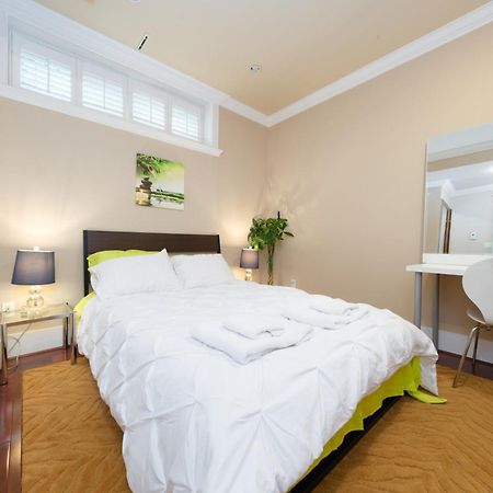 Oakridge Luxury Homestay Vancouver Exteriör bild
